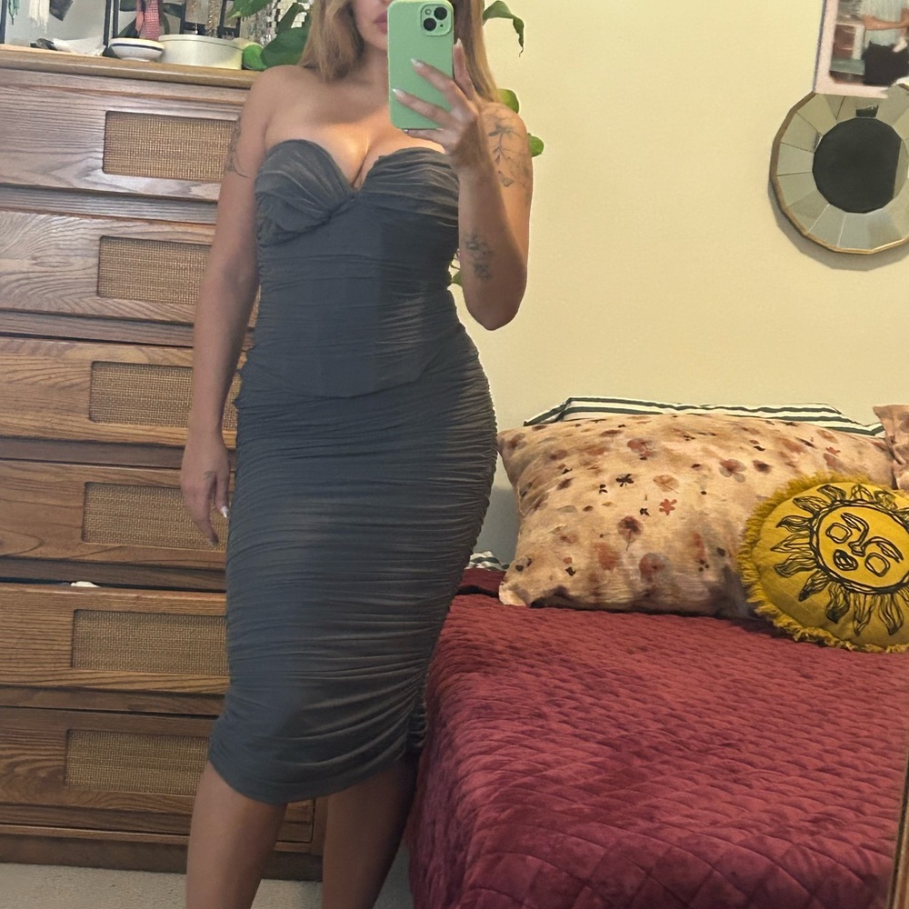 House of CB Elegant Gray ruched Strapless Dress - Picture 2 of 11
